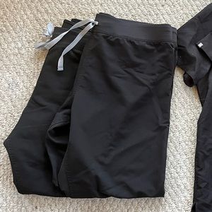 FIGS Livingston scrub pants black XLP